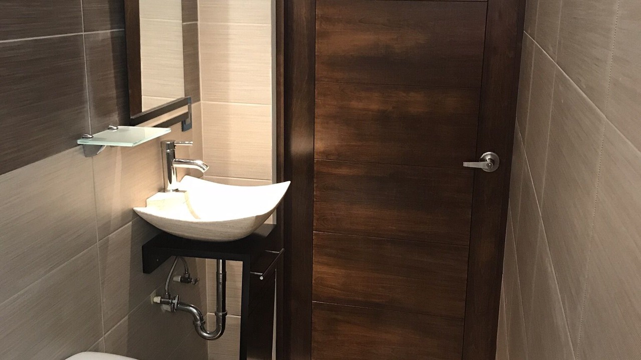 Photo of Bathroom in Luis Jimenez Figueroa
