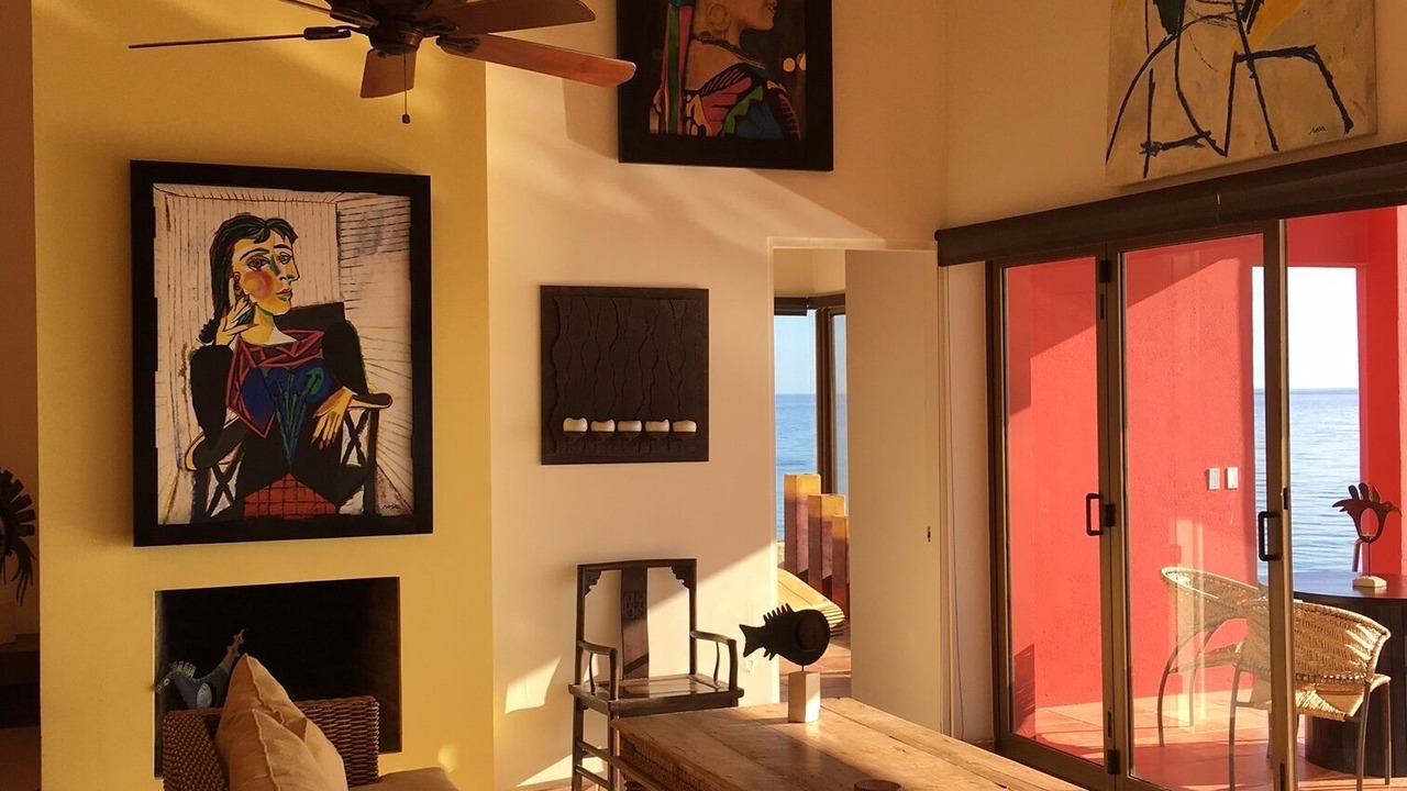 Photo of Livingroom in Pescadero