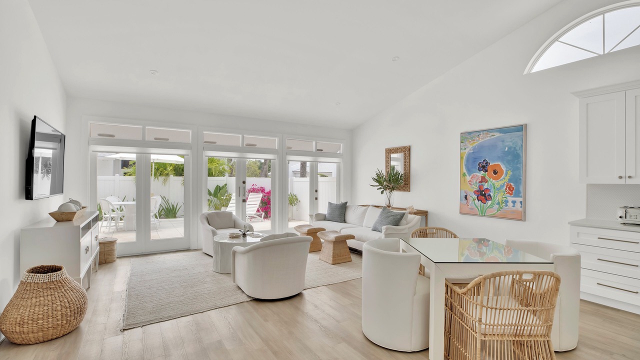 Photo of Livingroom in Indian River Shores