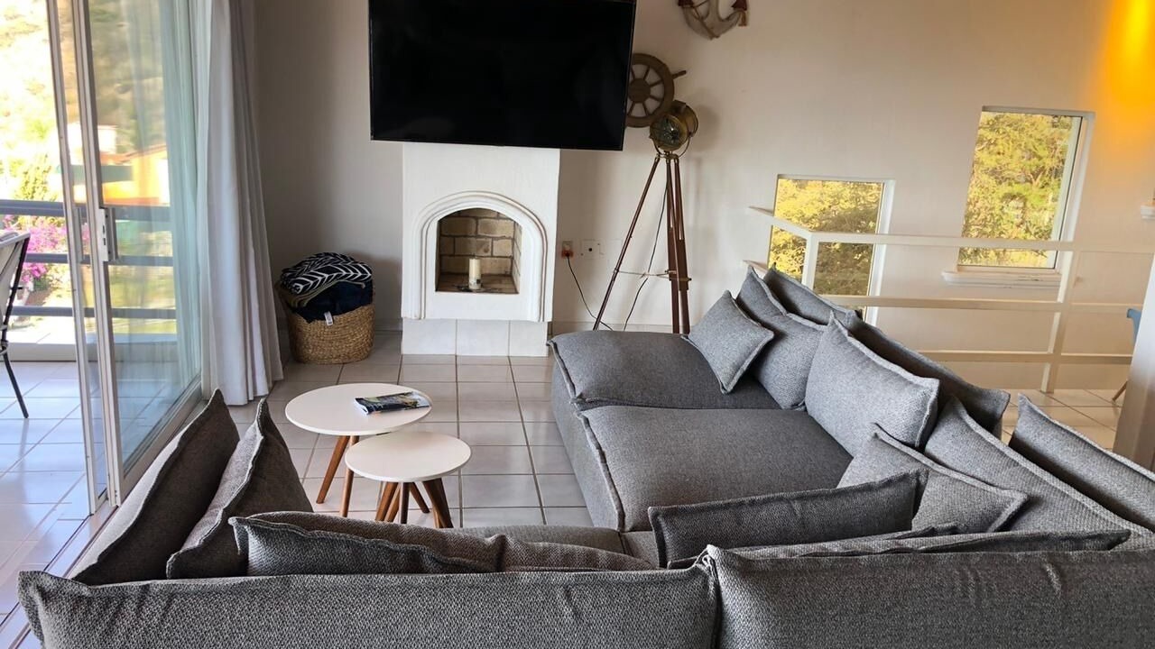 Photo of Livingroom in Raquet Club