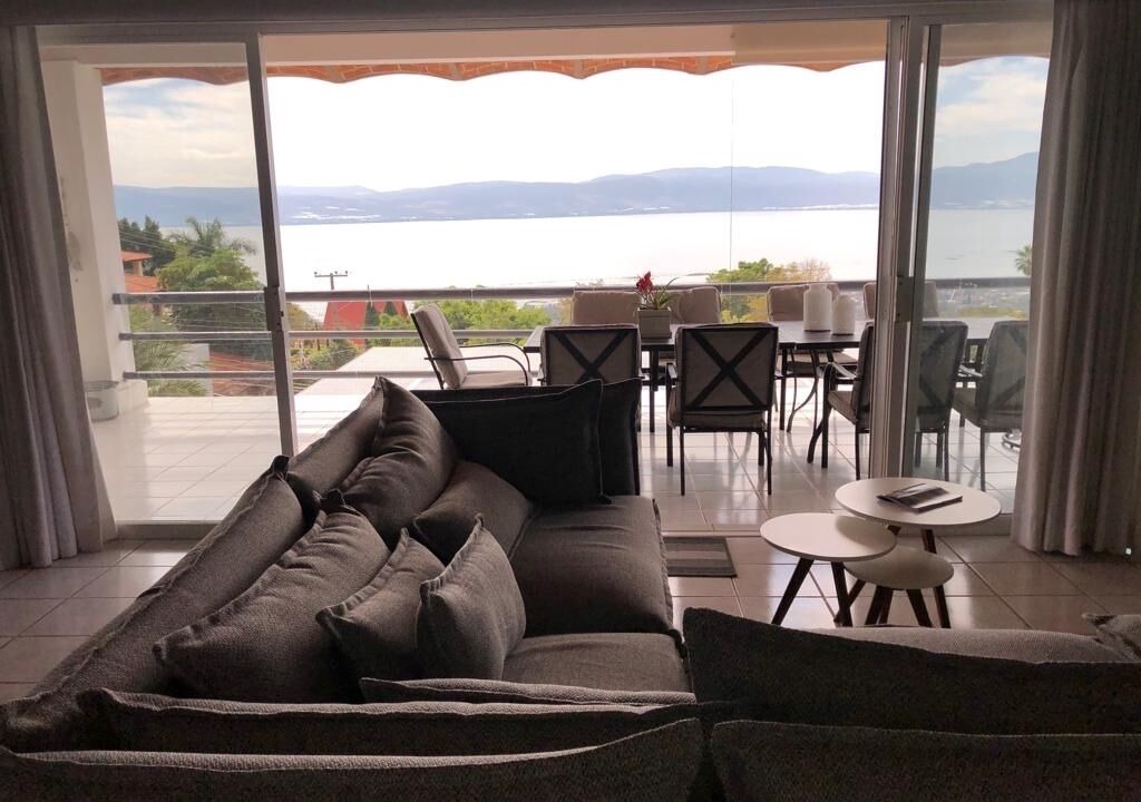 Photo of Livingroom in Raquet Club