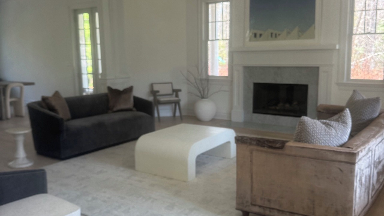 Photo of Livingroom in Saddle River