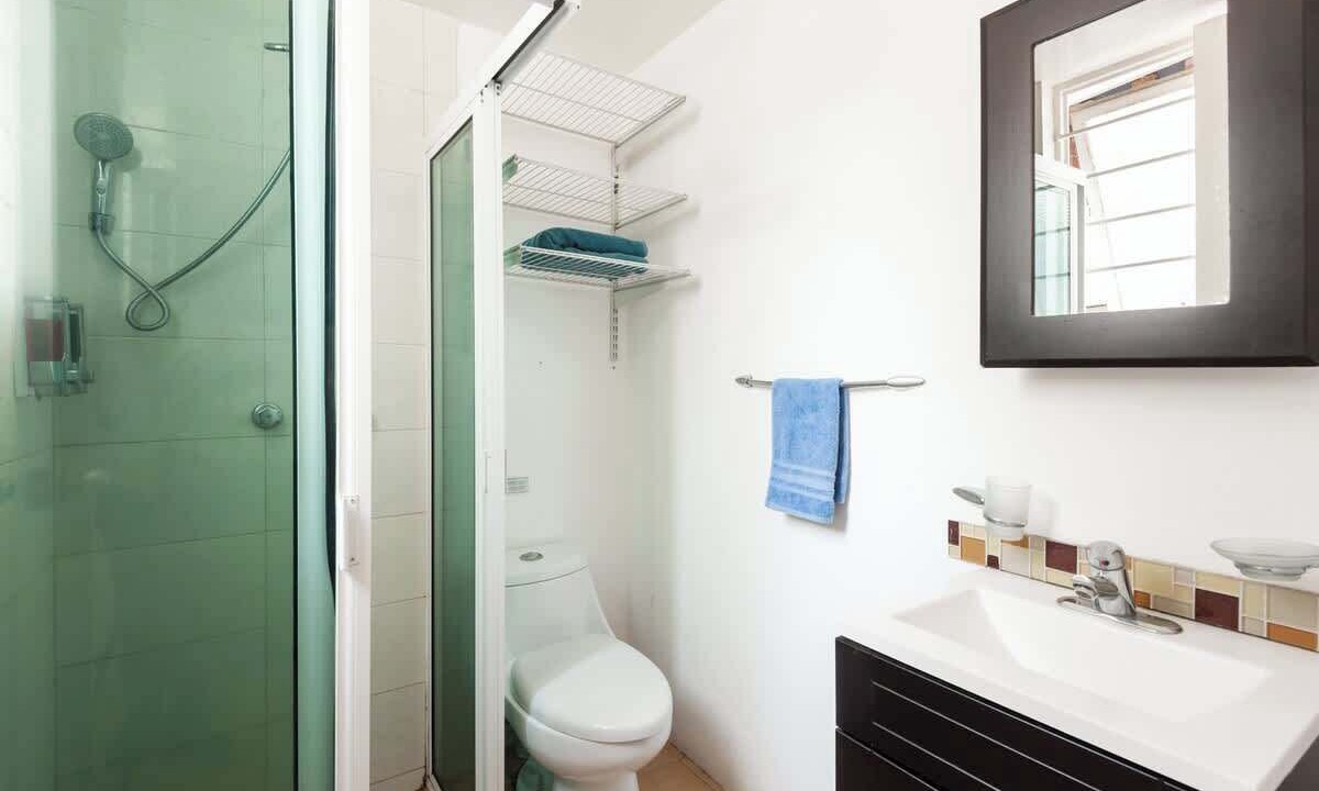 Photo of Bathroom in Del Valle