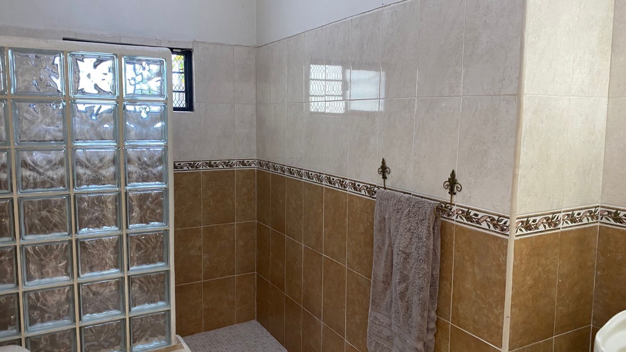 Photo of Bathroom in La Paz Municipality