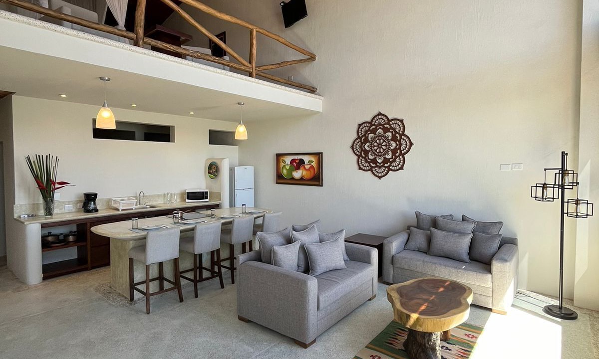 Photo of Livingroom in Raquet Club