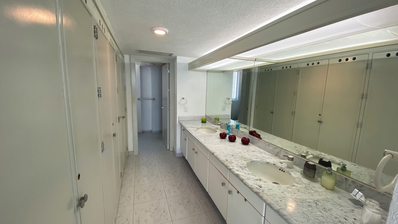 Photo of Bathroom in Costera Acapulco