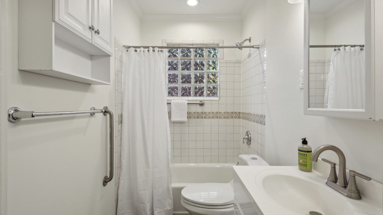 Photo of Bathroom in Glenwood Park