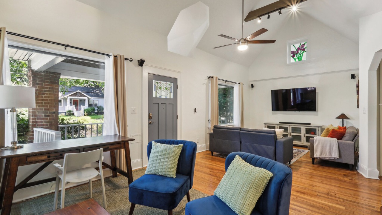 Photo of Livingroom in Glenwood Park