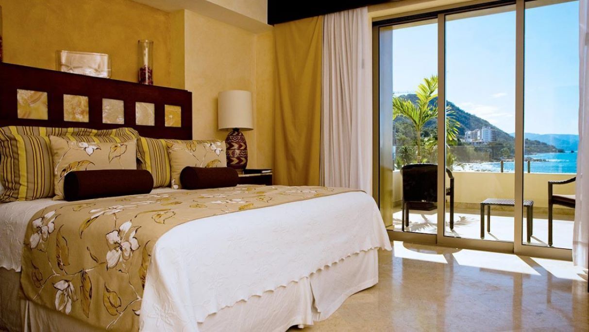 Photo of Bedroom in South Shore Hotel Area