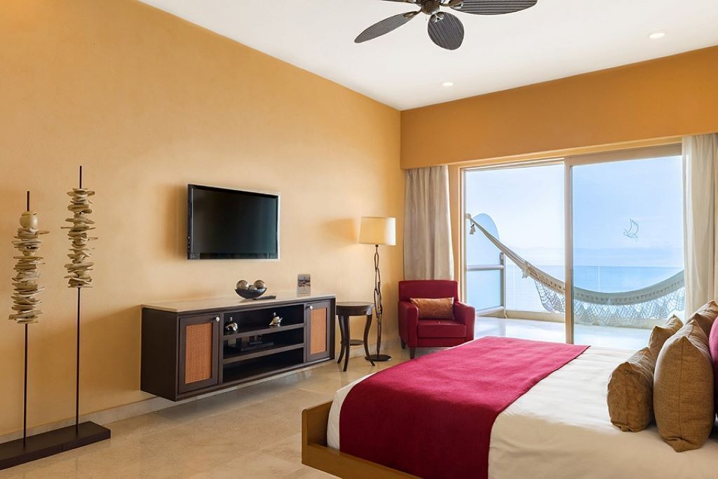 Photo of Bedroom in South Shore Hotel Area
