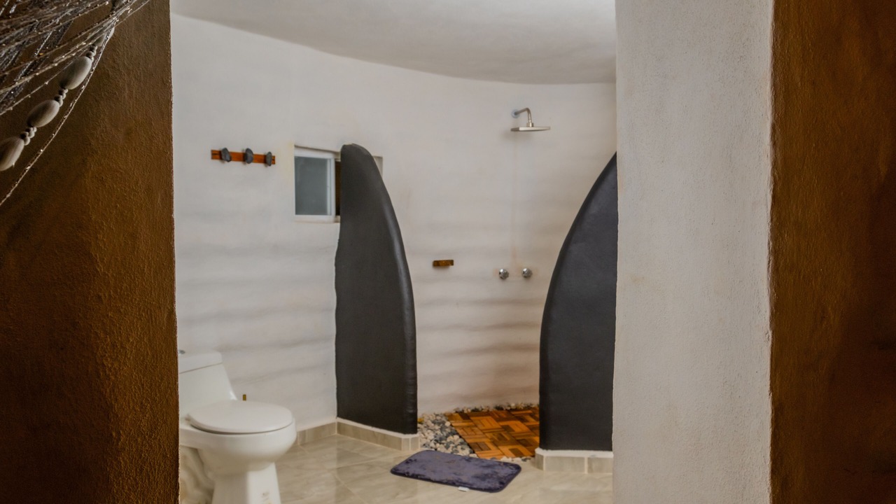 Photo of Bathroom in Leona Vicario