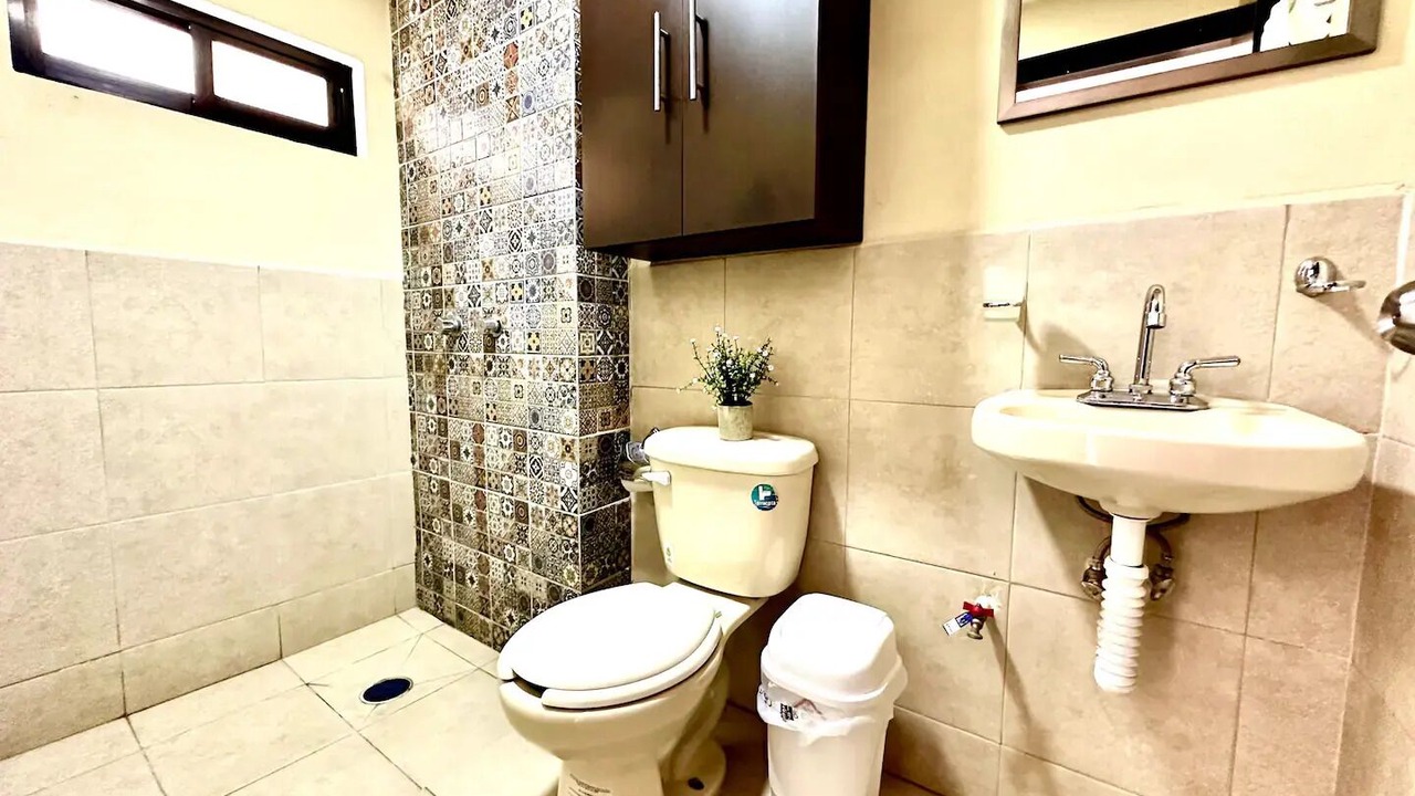 Photo of Bathroom in Luis Jimenez Figueroa