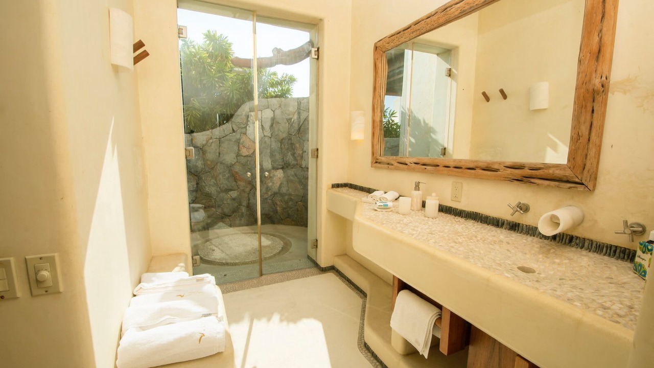 Photo of Bathroom in Petacalco