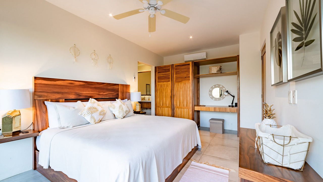 Photo of Bedroom in R