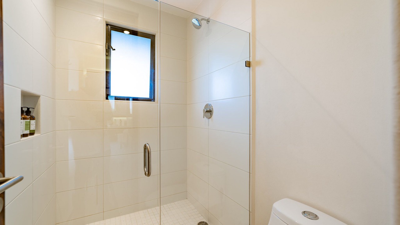 Photo of Bathroom in R