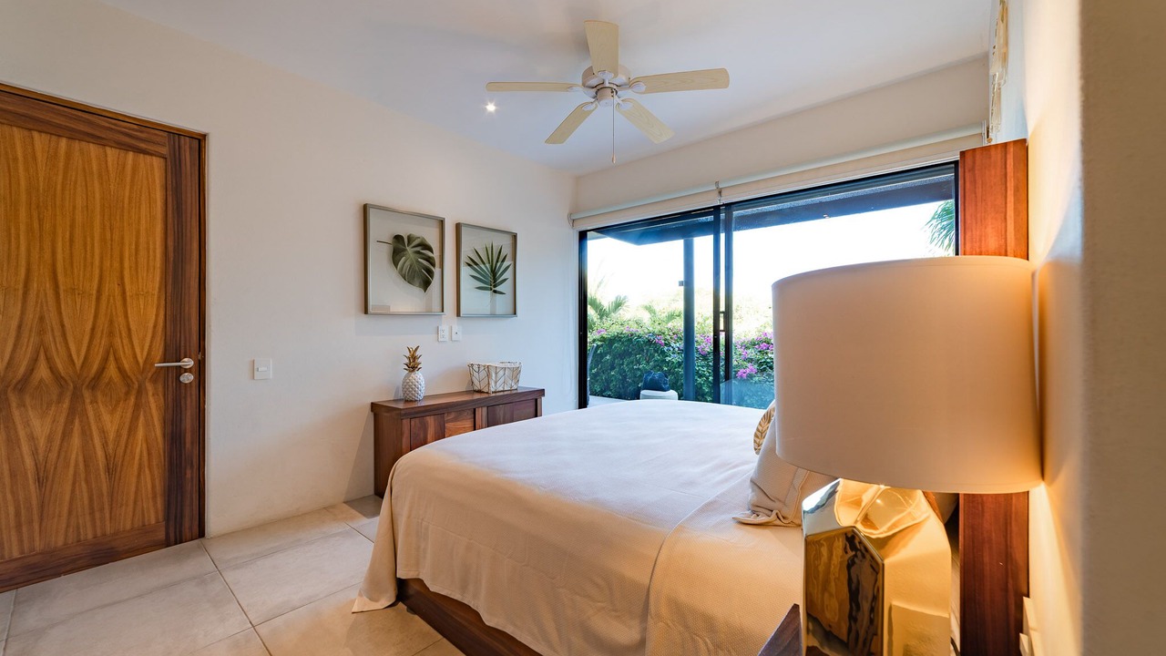 Photo of Bedroom in R