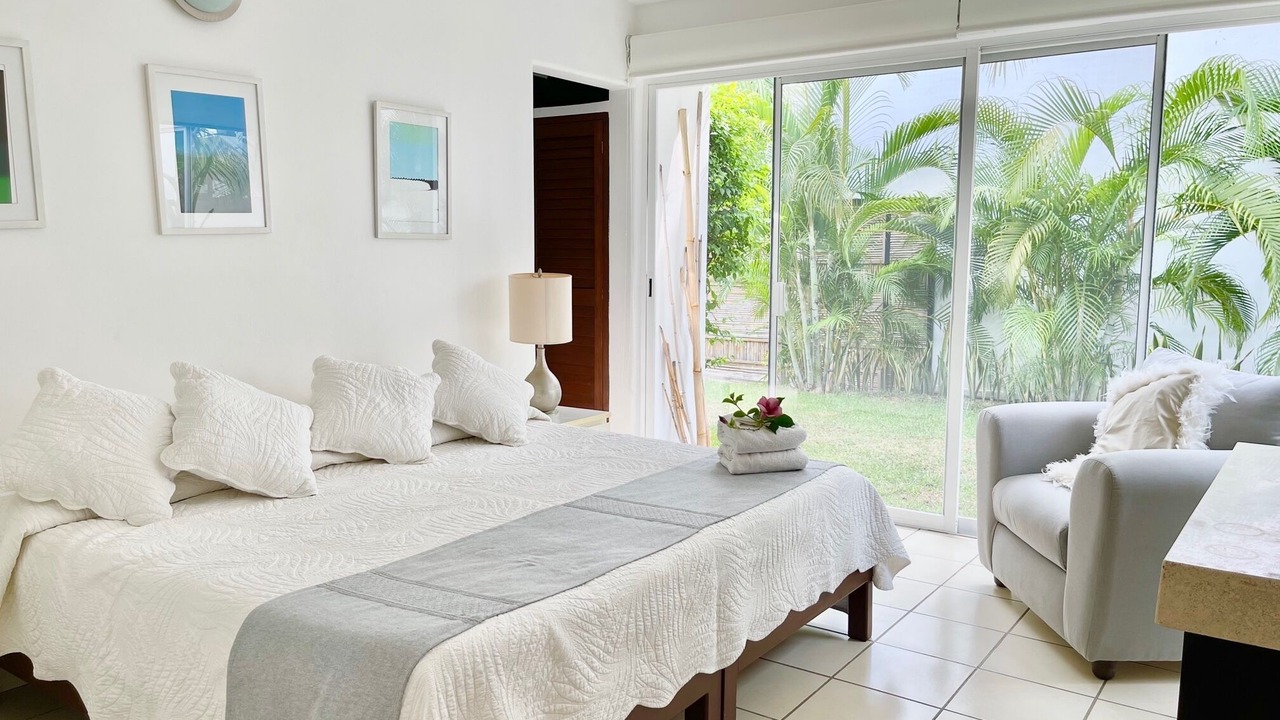 Photo of Bedroom in R