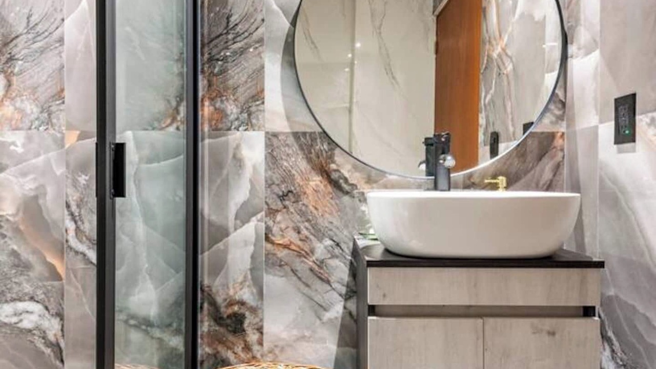 Photo of Bathroom in Anahuac