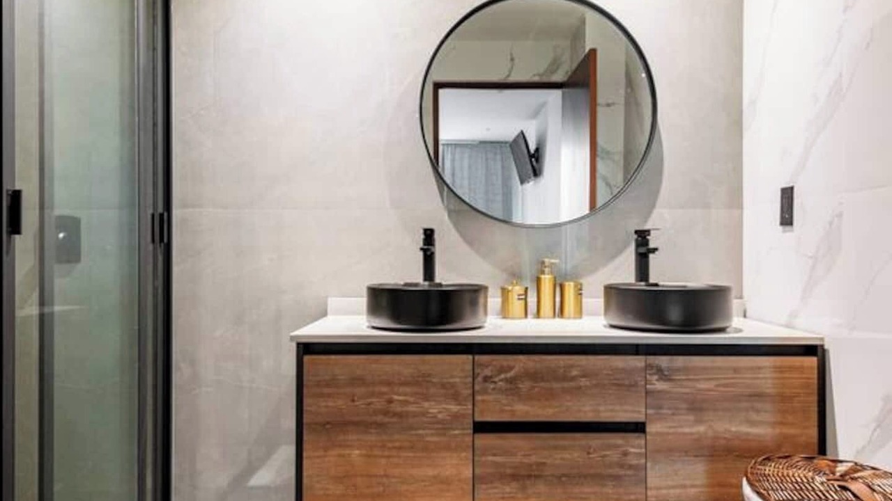 Photo of Bathroom in Anahuac