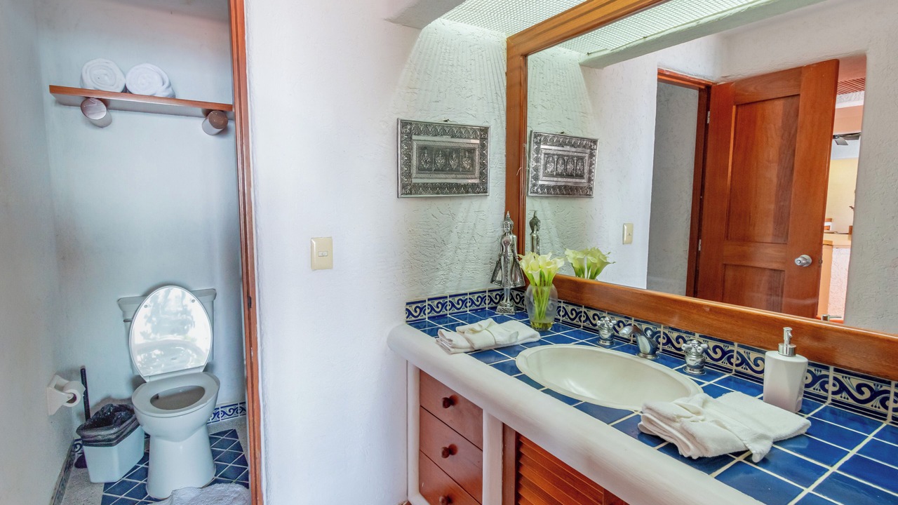 Photo of Bathroom in South Shore Hotel Area