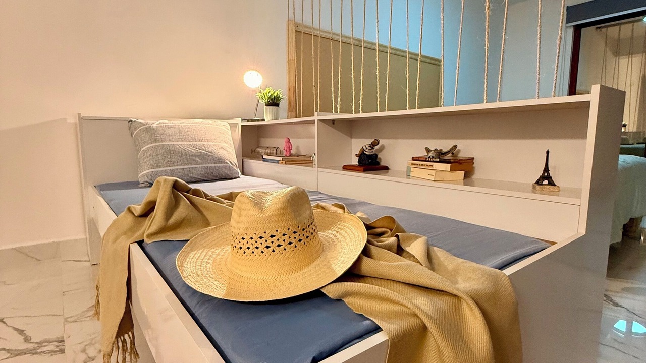 Photo of Others in Anton Lizardo