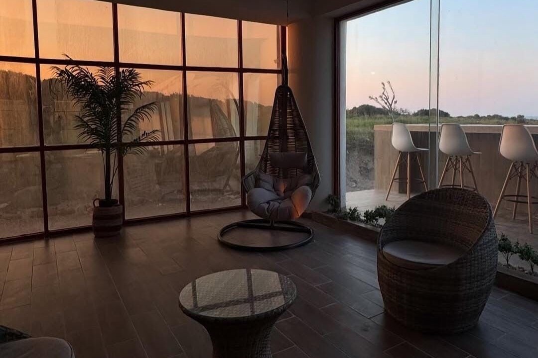 Photo of Others in Anton Lizardo