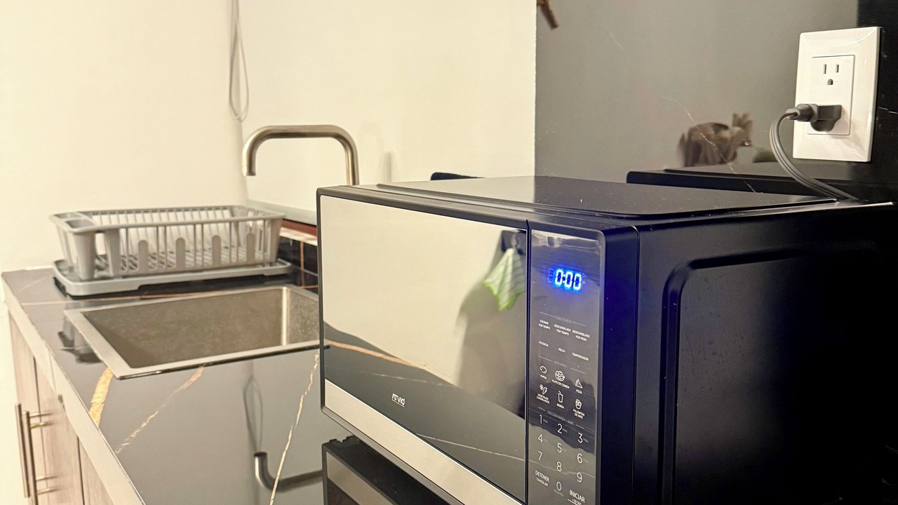 Photo of Others in Anton Lizardo