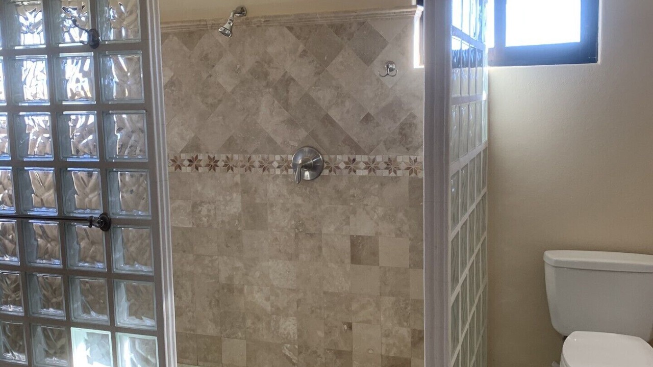 Photo of Bathroom in Buenavista