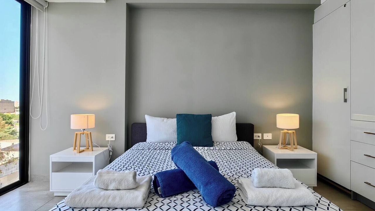 Photo of Bedroom in 12th Street