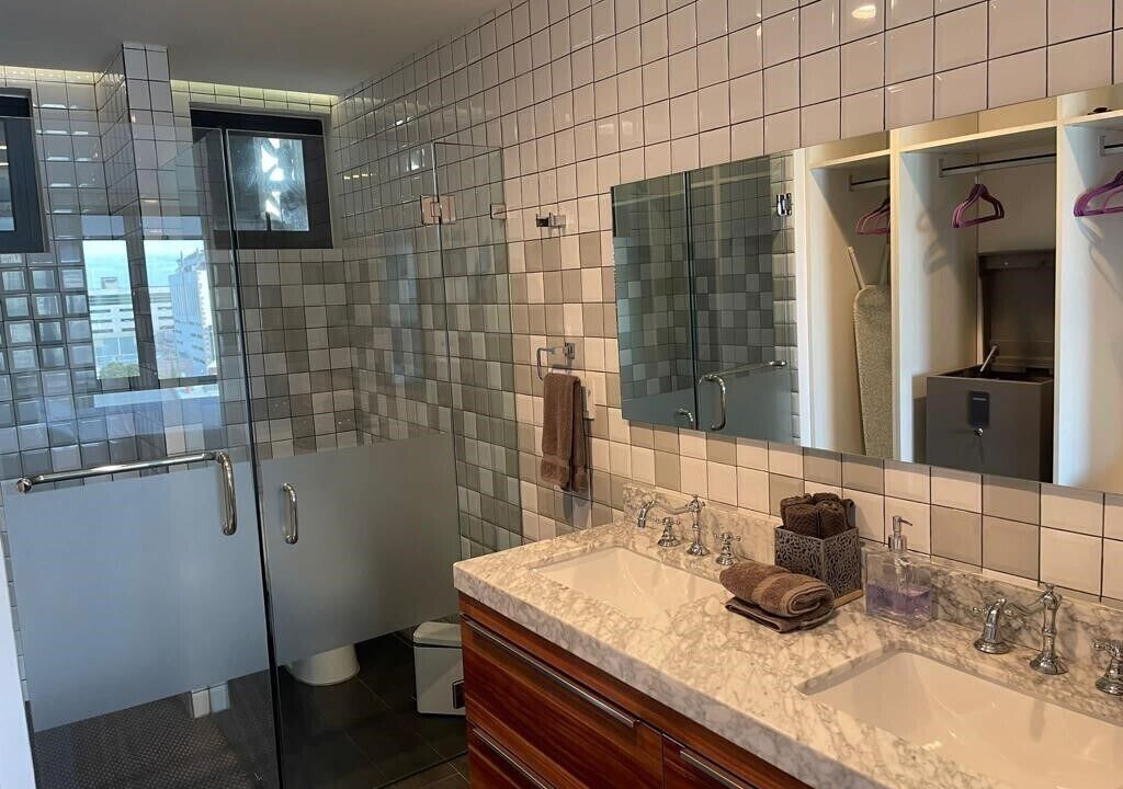 Photo of Bathroom in Avenida Revolucion