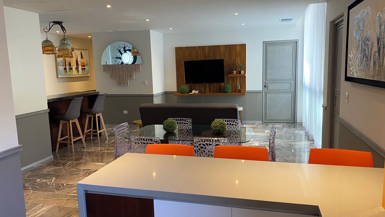 Photo of Others in 12th Street