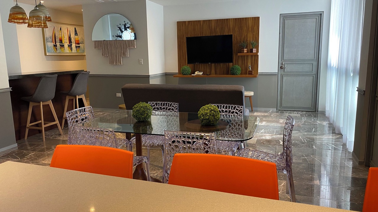 Photo of Others in 12th Street