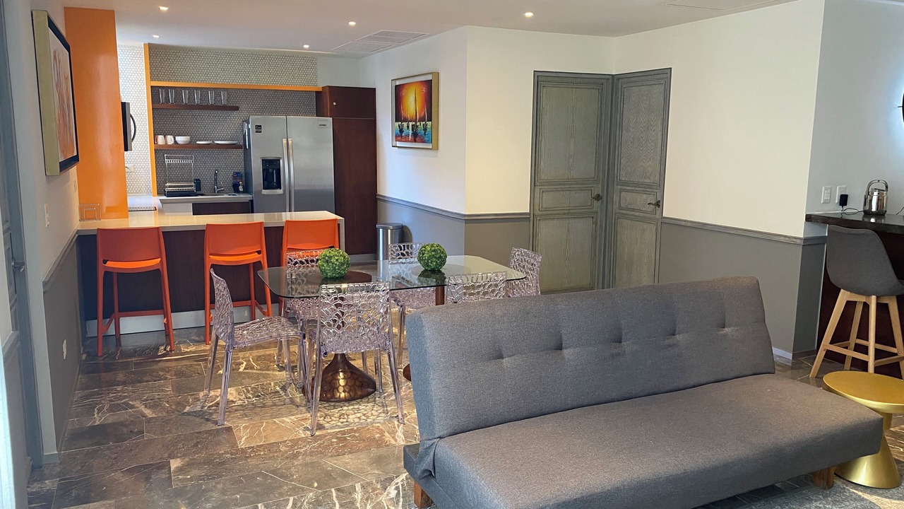 Photo of Livingroom in 12th Street