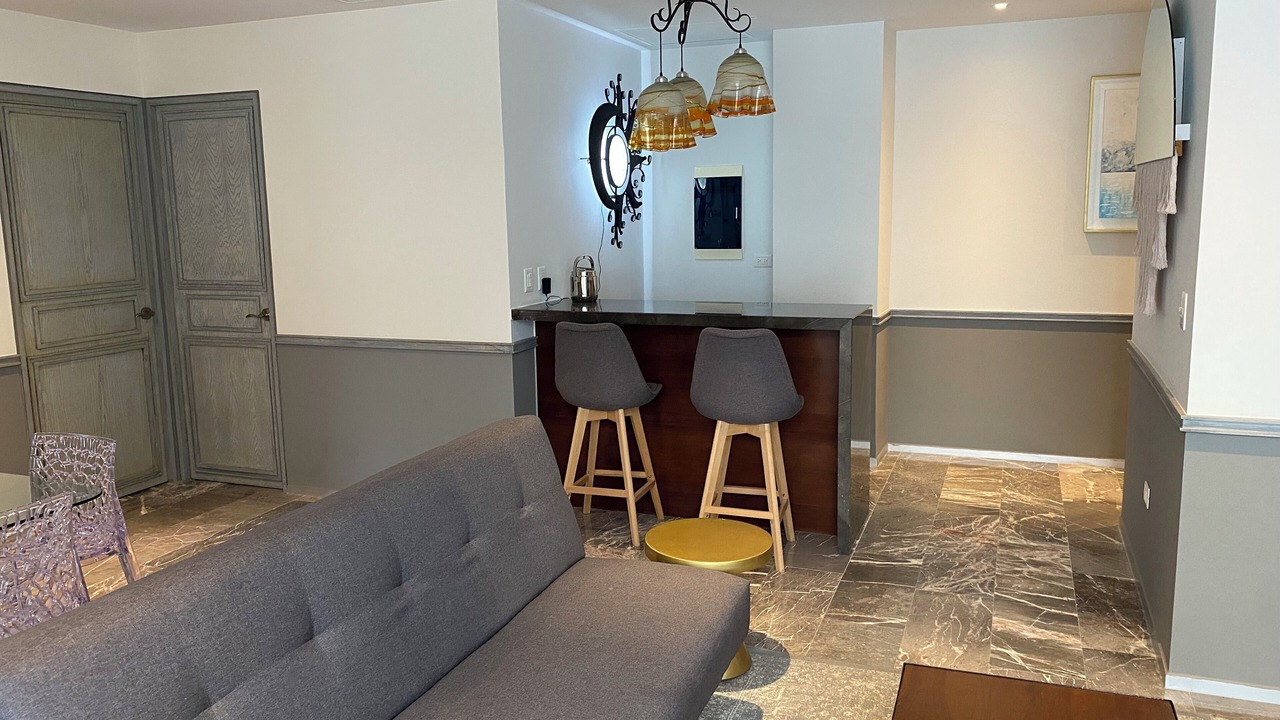 Photo of Livingroom in 12th Street