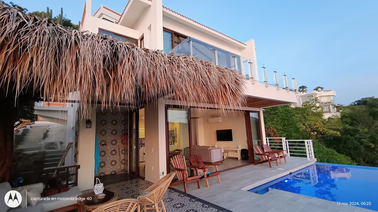 Photo of Patio Balcony in Puerto Angel