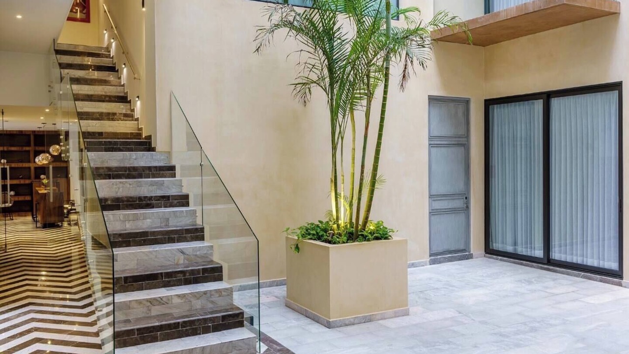 Photo of Others in 12th Street