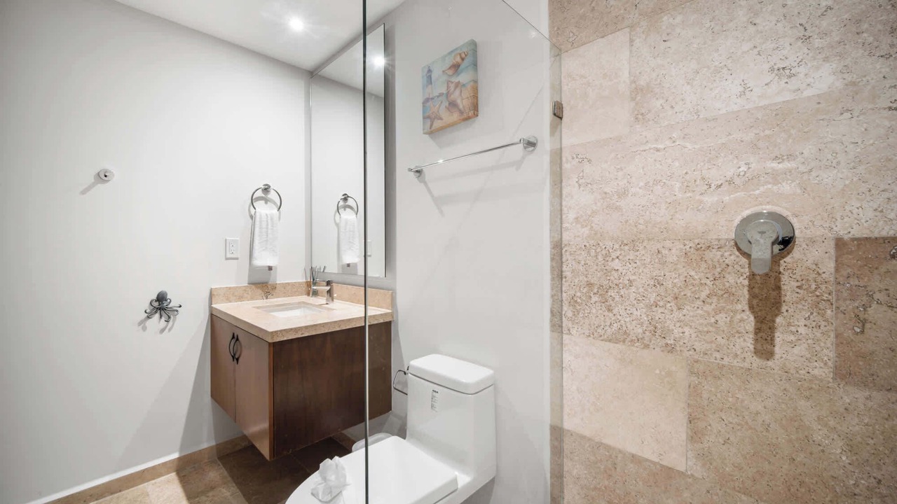 Photo of Bathroom in Miramar