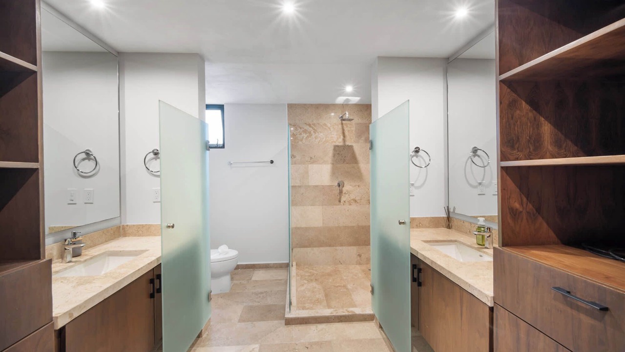 Photo of Bathroom in Miramar