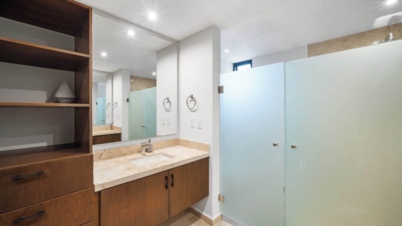 Photo of Bathroom in Miramar