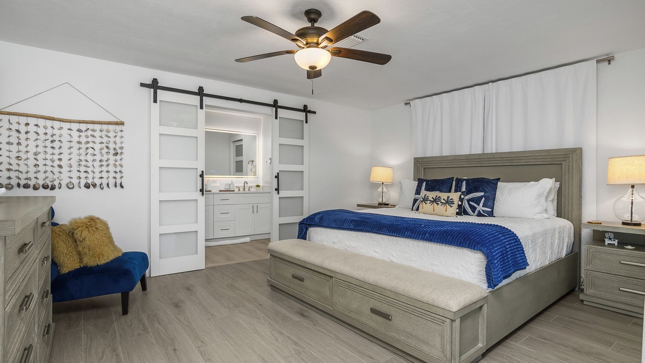 Photo of Bedroom in Eight Lakes