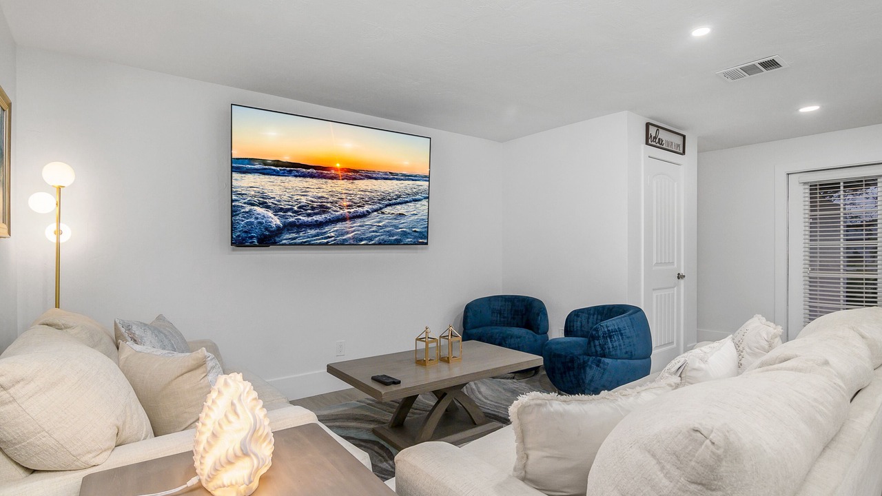 Photo of Livingroom in Eight Lakes