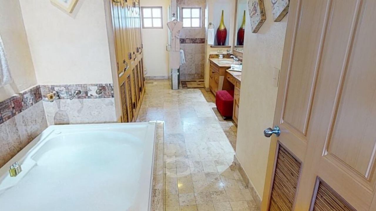 Photo of Bathroom in Flamingos