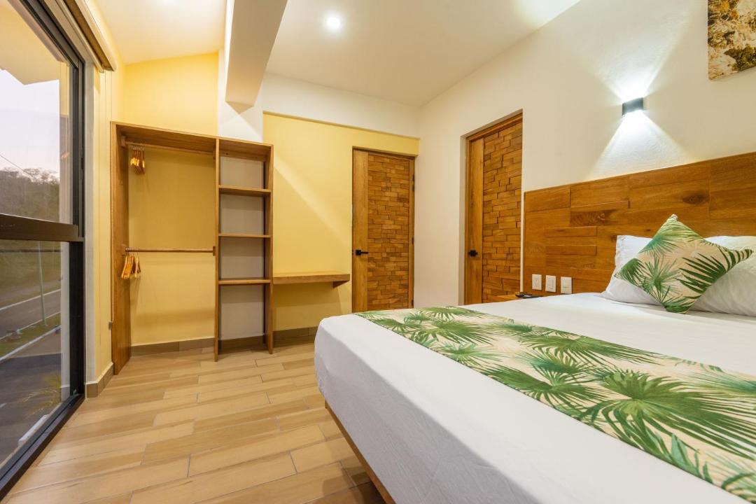 Photo of Bedroom in R