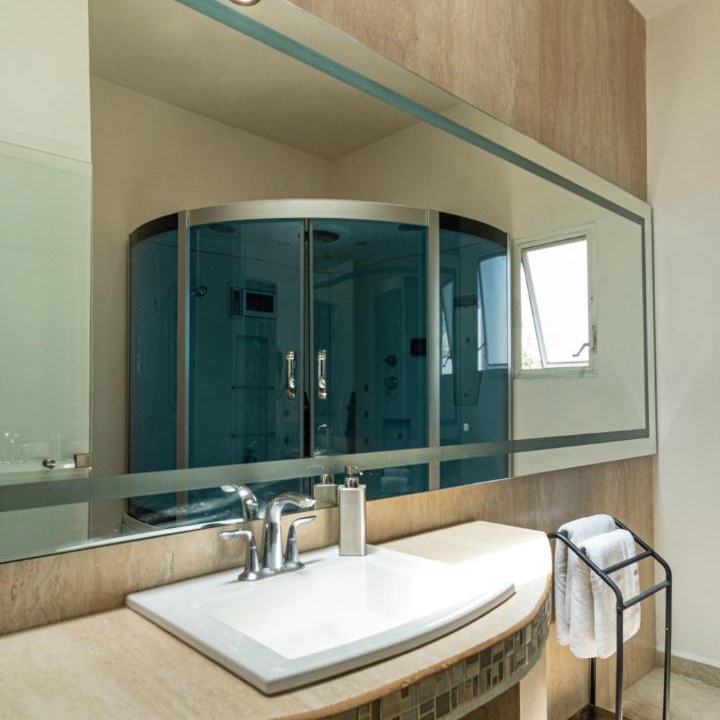 Photo of Others in Leon