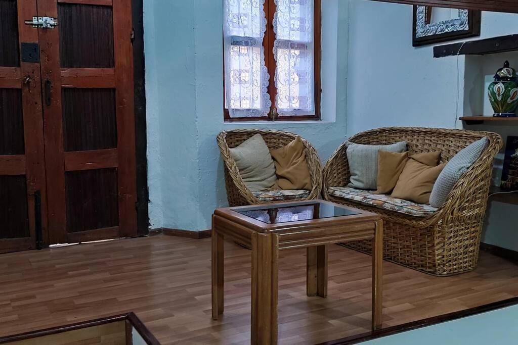 Photo of Livingroom in De La Merced