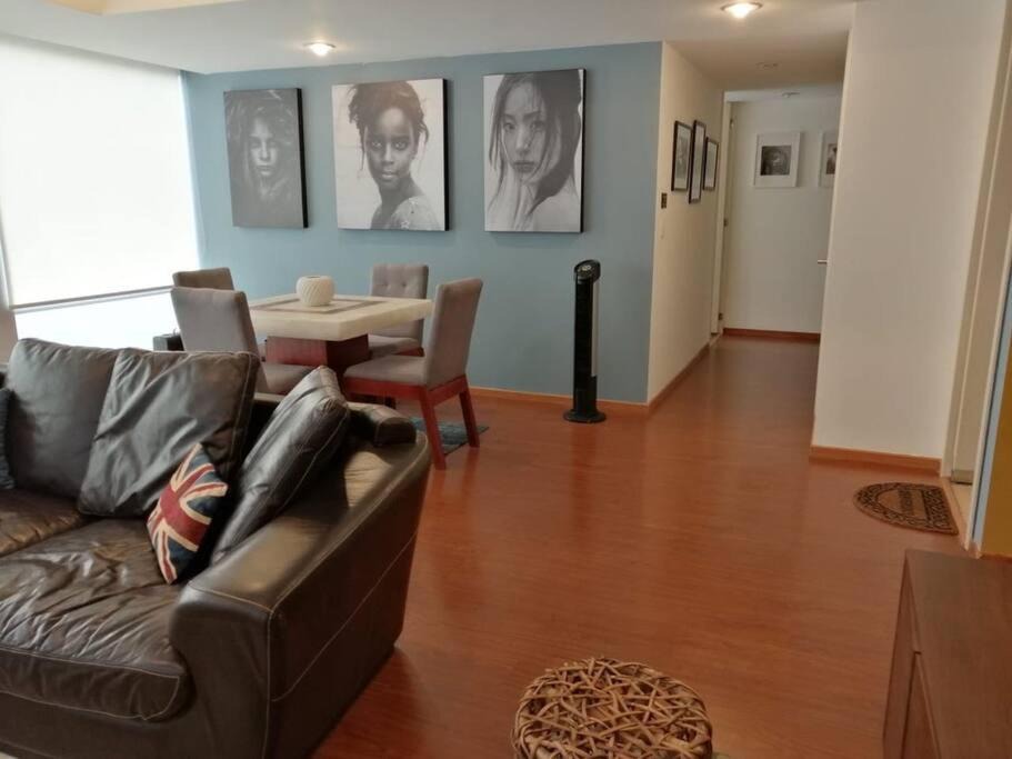 Photo of Livingroom in Santa Fe