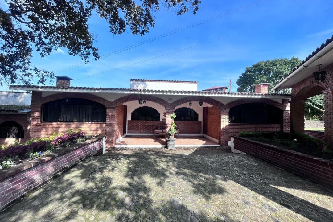 Photo of Buildings in Villa del Carbon