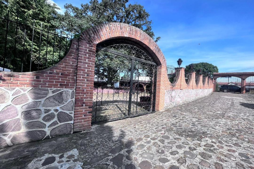 Photo of Buildings in Villa del Carbon