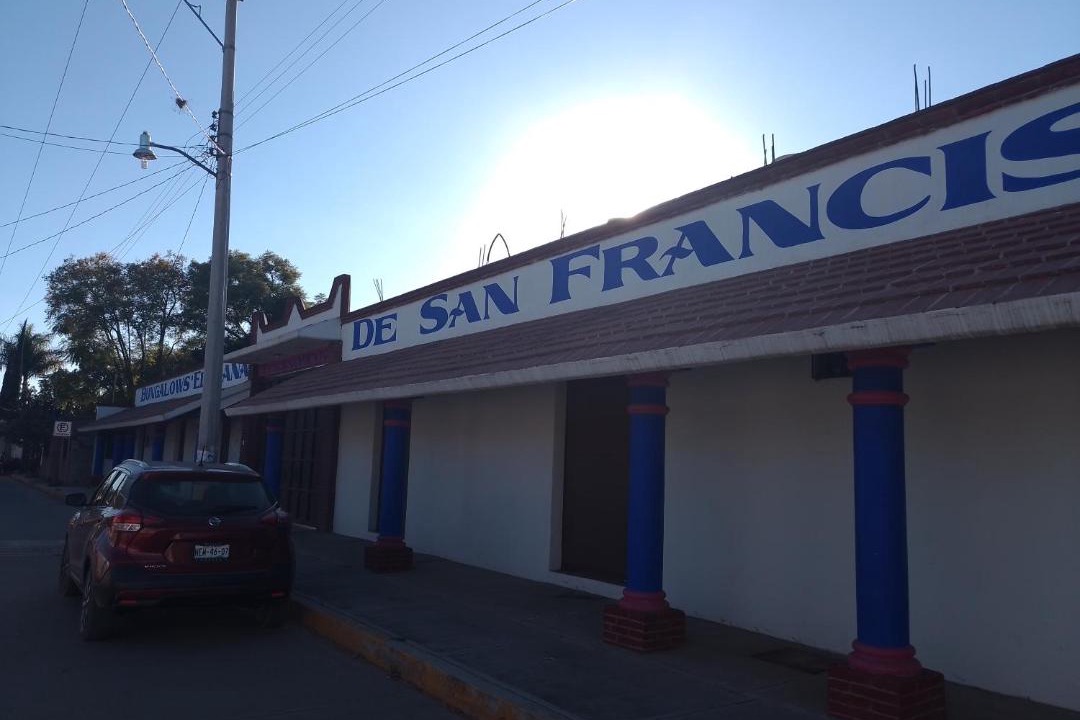 Photo of Others in San Francisco Lachigolo
