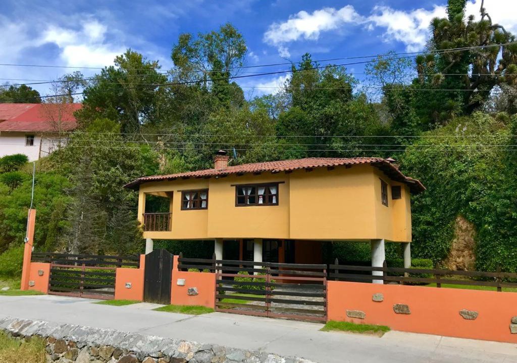 Photo of Buildings in Mineral del Monte